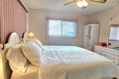 House in Ocala, Florida 2 bedrooms, 98.48 sq.m. № 2224354 - photo 13
