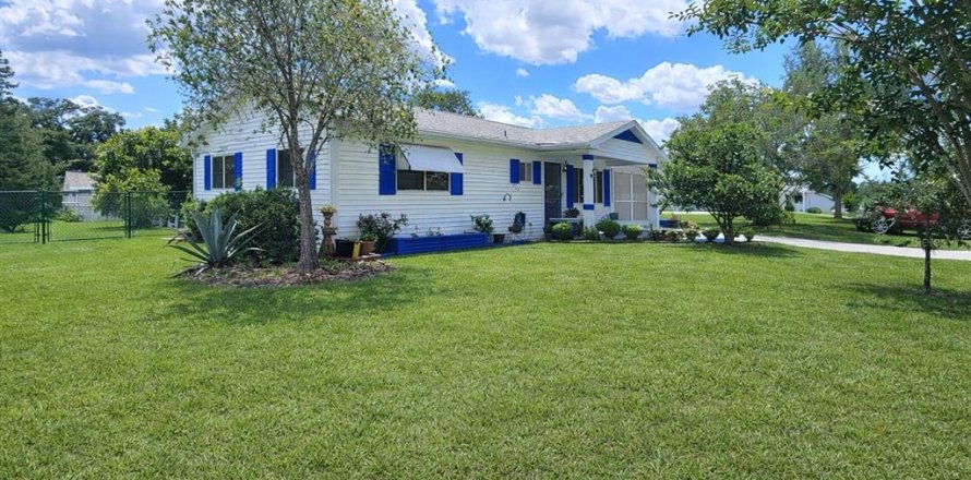 House in Ocala, Florida 2 bedrooms, 98.48 sq.m. № 2224354