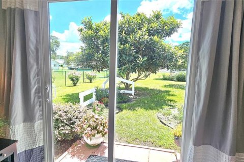 House in Ocala, Florida 2 bedrooms, 98.48 sq.m. № 2224354 - photo 17