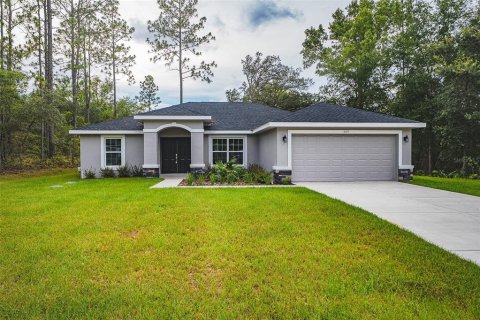 Casa en Citrus Springs, Florida 3 dormitorios, 156.45 m2 № 2123980