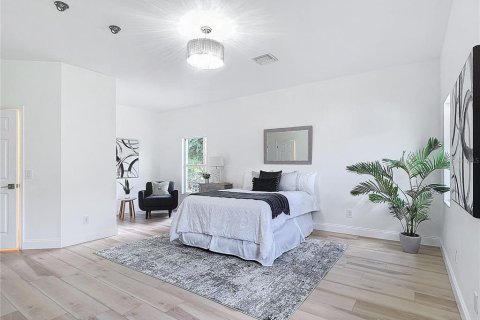 House in Naples, Florida 4 bedrooms, 207.82 sq.m. № 2217035 - photo 29