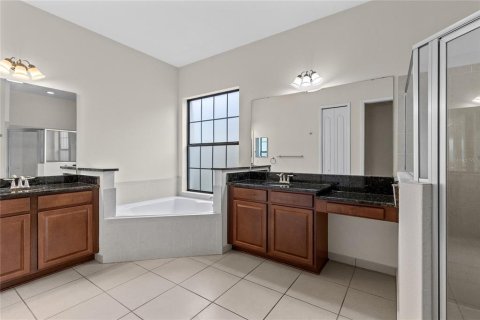 House in Orlando, Florida 4 bedrooms, 273.41 sq.m. № 2349385 - photo 15