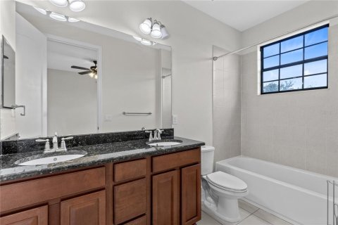 House in Orlando, Florida 4 bedrooms, 273.41 sq.m. № 2349385 - photo 26