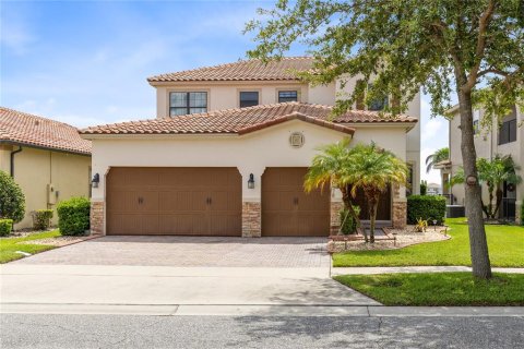House in Orlando, Florida 4 bedrooms, 273.41 sq.m. № 2349385 - photo 2