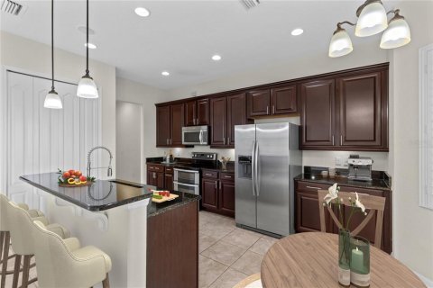 House in Orlando, Florida 4 bedrooms, 273.41 sq.m. № 2349385 - photo 7