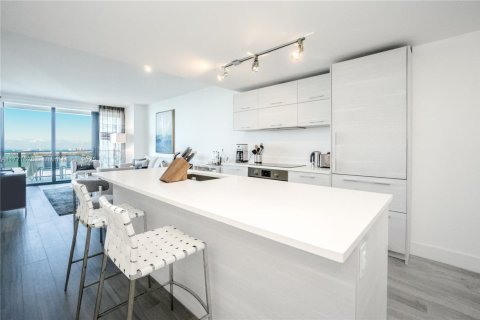 Снять в аренду кондоминиум в Майами, Флорида 2 спальни, 106.93м2, № 1860990 - фото 1