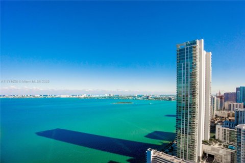 Снять в аренду кондоминиум в Майами, Флорида 2 спальни, 106.93м2, № 1860990 - фото 28