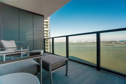 Снять в аренду кондоминиум в Майами, Флорида 2 спальни, 106.93м2, № 1860990 - фото 6