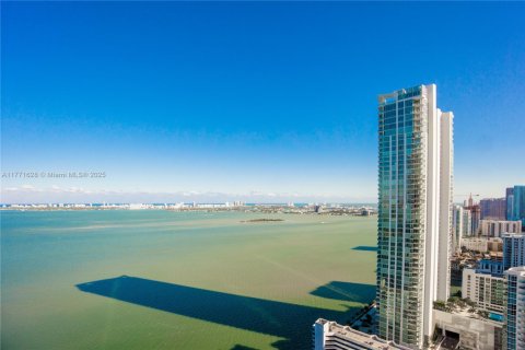 Снять в аренду кондоминиум в Майами, Флорида 2 спальни, 106.93м2, № 1860990 - фото 16