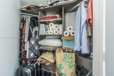 Снять в аренду кондоминиум в Майами, Флорида 2 спальни, 106.93м2, № 1860990 - фото 17