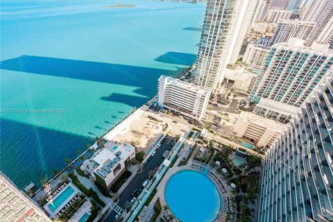 Снять в аренду кондоминиум в Майами, Флорида 2 спальни, 106.93м2, № 1860990 - фото 29