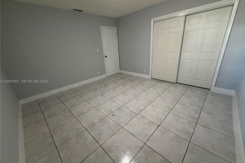House in Hollywood, Florida 3 bedrooms, 219.62 sq.m. № 2170279 - photo 15