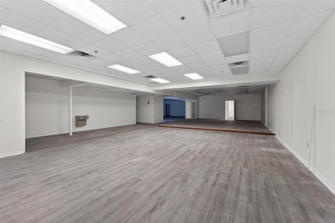 Propiedad comercial en venta en Plant City, Florida, 1155.15 m2 № 2104862 - foto 28