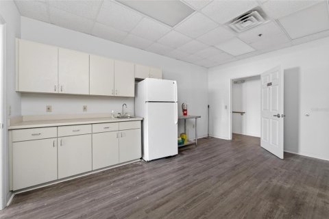Propiedad comercial en venta en Plant City, Florida, 1155.15 m2 № 2104862 - foto 27