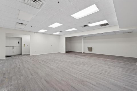Propiedad comercial en venta en Plant City, Florida, 1155.15 m2 № 2104862 - foto 30