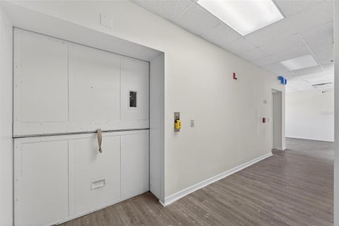 Propiedad comercial en venta en Plant City, Florida, 1155.15 m2 № 2104862 - foto 21