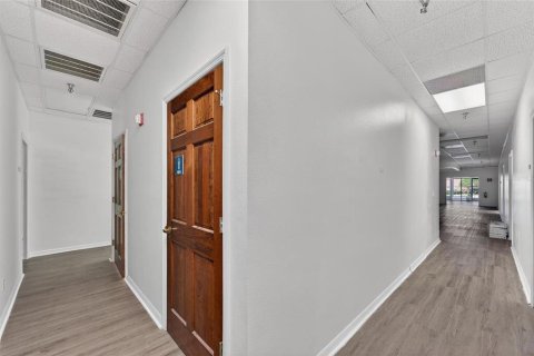 Propiedad comercial en venta en Plant City, Florida, 1155.15 m2 № 2104862 - foto 13