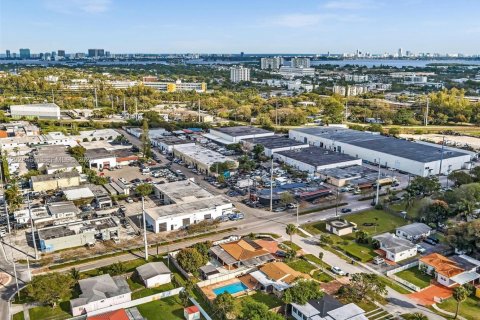 Купить виллу или дом в Норт-Майами, Флорида 3 спальни, 133.87м2, № 2088381 - фото 13
