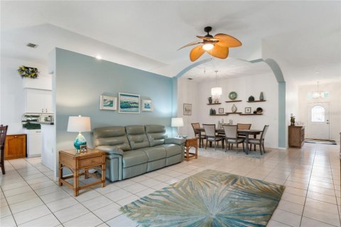 Villa ou maison à vendre à New Port Richey, Floride: 3 chambres, 161.46 m2 № 2334041 - photo 12