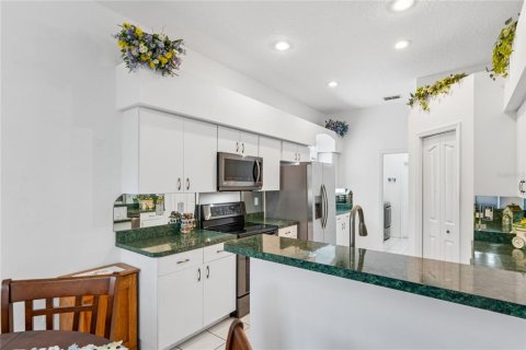 Villa ou maison à vendre à New Port Richey, Floride: 3 chambres, 161.46 m2 № 2334041 - photo 15