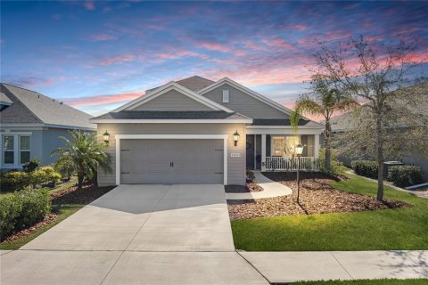 House in Parrish, Florida 4 bedrooms, 254.18 sq.m. № 1519293 - photo 1