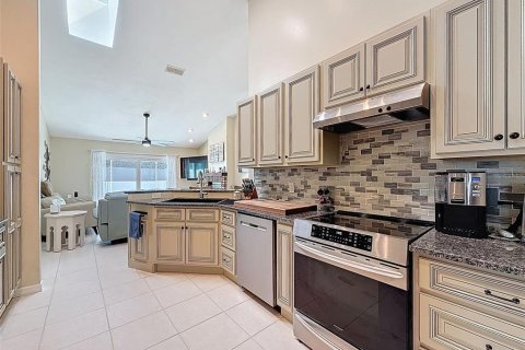 Villa ou maison à vendre à Tarpon Springs, Floride: 4 chambres, 209.59 m2 № 1824330 - photo 11