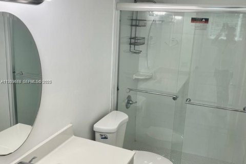 Condominio en alquiler en Miami, Florida, 2 dormitorios, 89.19 m2 № 1982088 - foto 9