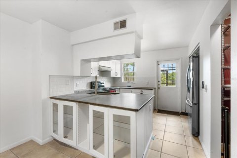 Condo in Tampa, Florida, 2 bedrooms  № 1818844 - photo 6