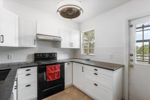 Condo in Tampa, Florida, 2 bedrooms  № 1818844 - photo 7