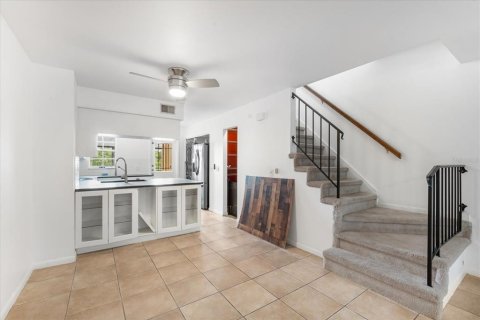 Condo in Tampa, Florida, 2 bedrooms  № 1818844 - photo 5