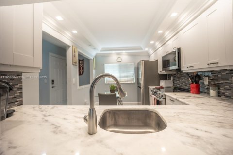 Copropriété à vendre à Deerfield Beach, Floride: 2 chambres, 128.21 m2 № 1954518 - photo 5