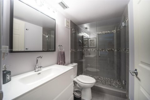 Copropriété à vendre à Deerfield Beach, Floride: 2 chambres, 128.21 m2 № 1954518 - photo 13