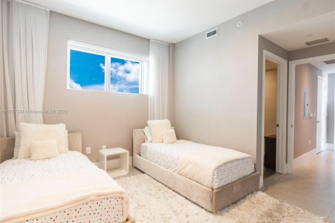 Condominio en venta en Miami, Florida, 2 dormitorios, 107.95 m2 № 1985481 - foto 17