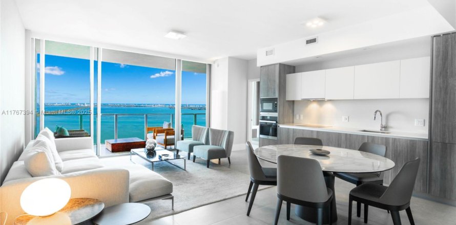 Condominio en Miami, Florida, 2 dormitorios № 1985481