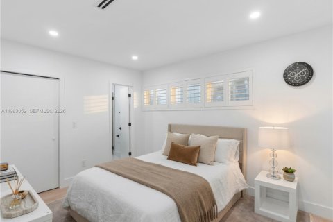 Villa ou maison à vendre à Miami Beach, Floride: 4 chambres, 248.89 m2 № 2045921 - photo 12