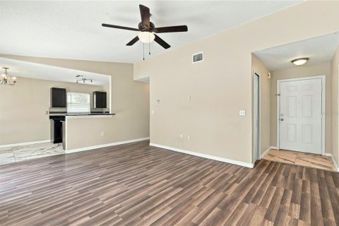 House in Kissimmee, Florida 3 bedrooms, 102.94 sq.m. № 2353289 - photo 4