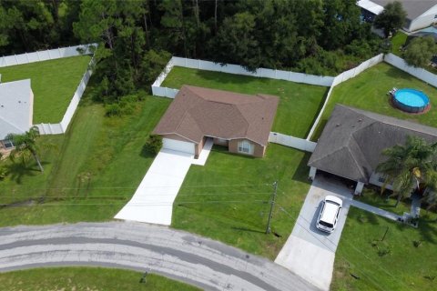 House in Kissimmee, Florida 3 bedrooms, 102.94 sq.m. № 2353289 - photo 3