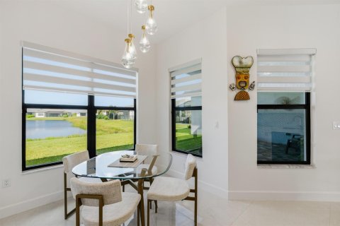 Casa en venta en Port St. Lucie, Florida, 3 dormitorios, 255.76 m2 № 2247856 - foto 13