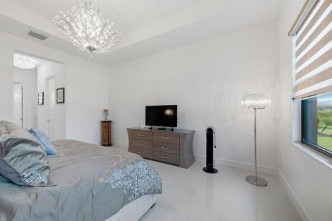 Casa en venta en Port St. Lucie, Florida, 3 dormitorios, 255.76 m2 № 2247856 - foto 25
