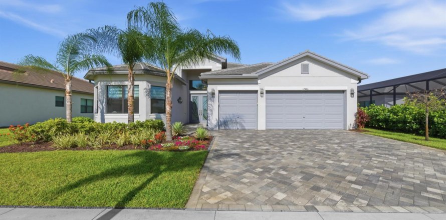 Casa en Port St. Lucie, Florida 3 dormitorios, 255.76 m2 № 2247856