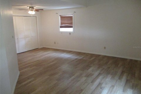 House in Tampa, Florida 2 bedrooms, 209.59 sq.m. № 2239332 - photo 13
