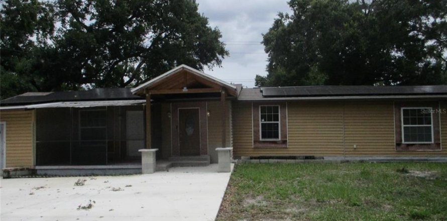 House in Tampa, Florida 2 bedrooms, 209.59 sq.m. № 2239332