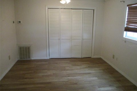 House in Tampa, Florida 2 bedrooms, 209.59 sq.m. № 2239332 - photo 14