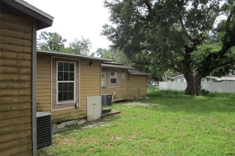 House in Tampa, Florida 2 bedrooms, 209.59 sq.m. № 2239332 - photo 4