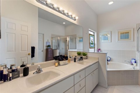 House in Davenport, Florida 4 bedrooms, 168.52 sq.m. № 1757543 - photo 27