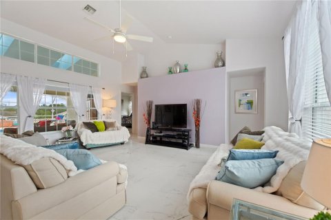 House in Davenport, Florida 4 bedrooms, 168.52 sq.m. № 1757543 - photo 6
