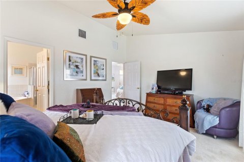 House in Davenport, Florida 4 bedrooms, 168.52 sq.m. № 1757543 - photo 25