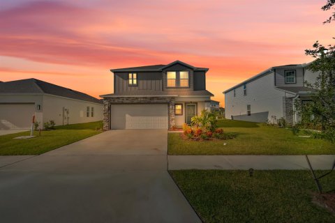 House in Port St. Lucie, Florida 4 bedrooms, 177.35 sq.m. № 2428410 - photo 2