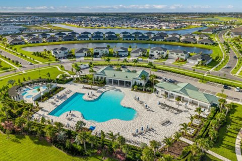 House in Port St. Lucie, Florida 4 bedrooms, 177.35 sq.m. № 2428410 - photo 4