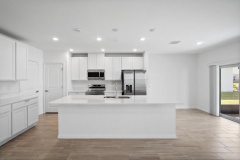 House in Port St. Lucie, Florida 4 bedrooms, 177.35 sq.m. № 2428410 - photo 9